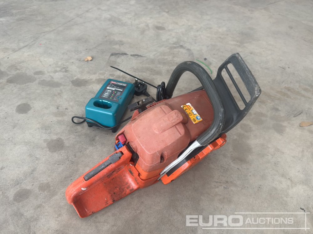 Husqvarna 350 Chainsaw, Makita DC1804T 18 Volt Battery Charger (Spares) - Equipo de construcción: foto 4 Husqvarna 350 Chainsaw, Makita DC1804T 18 Volt Battery Charger (Spares) - Equipo de construcción: foto 4
