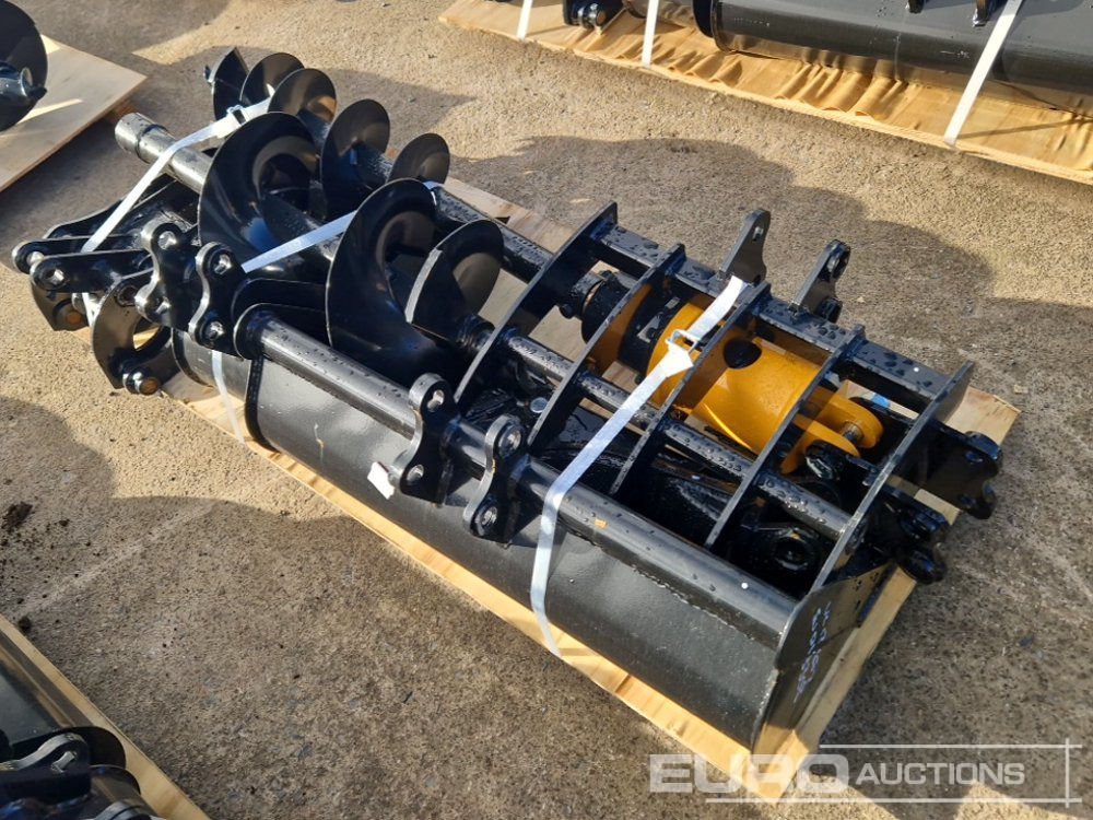 Unused Miva Excavator Attachment (8 of), Rake, Ripper, Grab, 12inch Auger, 8 Inch Auger, 8inch Narrow Bucket; 32inch Bucket, Quick Hitch - Implemento para Excavadora: foto 4 Unused Miva Excavator Attachment (8 of), Rake, Ripper, Grab, 12inch Auger, 8 Inch Auger, 8inch Narrow Bucket; 32inch Bucket, Quick Hitch - Implemento para Excavadora: foto 4