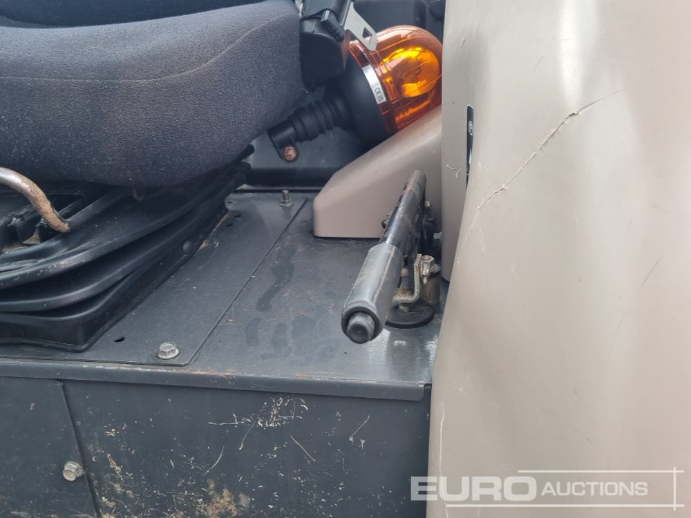 Tractor Kubota M8540: foto 29