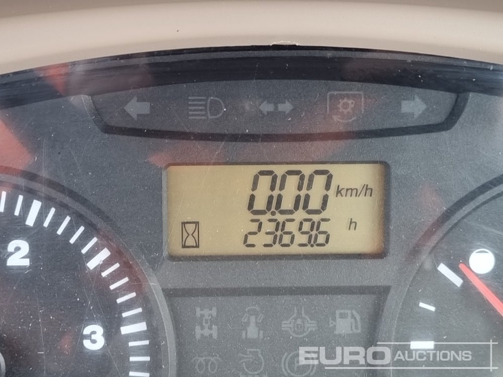 Tractor Kubota M8540: foto 38