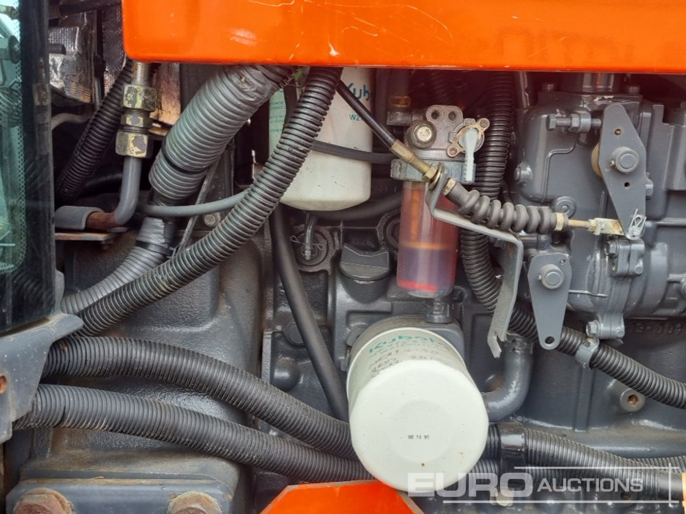 Tractor Kubota M8540: foto 26