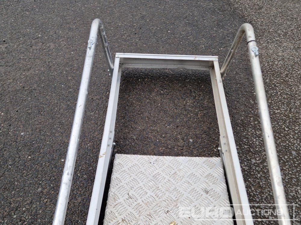 Equipo de construcción Lyte 4 Tread Aluminium Podium Step Ladder: foto 9