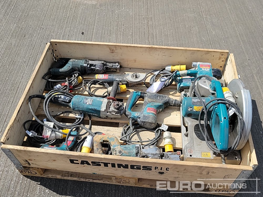 Makita 110Volt Cut Off Saw, Belt Sander, Grinder (2 of), Reciprocating Saw (2 of), Hammer Drill, Screwdriver - Equipo de construcción: foto 2 Makita 110Volt Cut Off Saw, Belt Sander, Grinder (2 of), Reciprocating Saw (2 of), Hammer Drill, Screwdriver - Equipo de construcción: foto 2