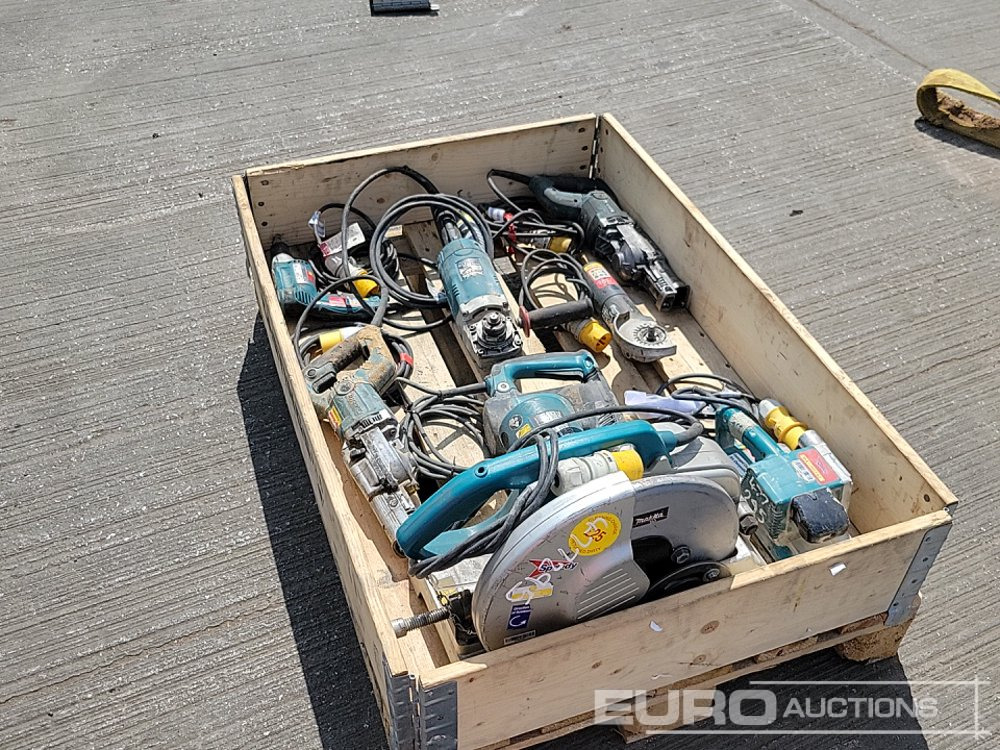 Makita 110Volt Cut Off Saw, Belt Sander, Grinder (2 of), Reciprocating Saw (2 of), Hammer Drill, Screwdriver - Equipo de construcción: foto 3 Makita 110Volt Cut Off Saw, Belt Sander, Grinder (2 of), Reciprocating Saw (2 of), Hammer Drill, Screwdriver - Equipo de construcción: foto 3