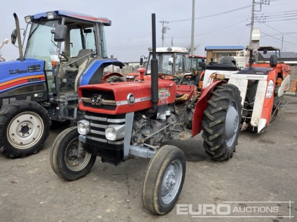 Massey Ferguson 135 - Tractor: foto 1 Massey Ferguson 135 - Tractor: foto 1