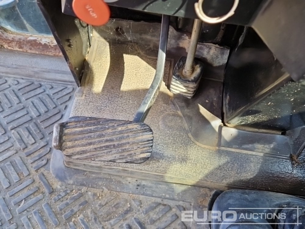 Tractor Massey Ferguson 690: foto 38