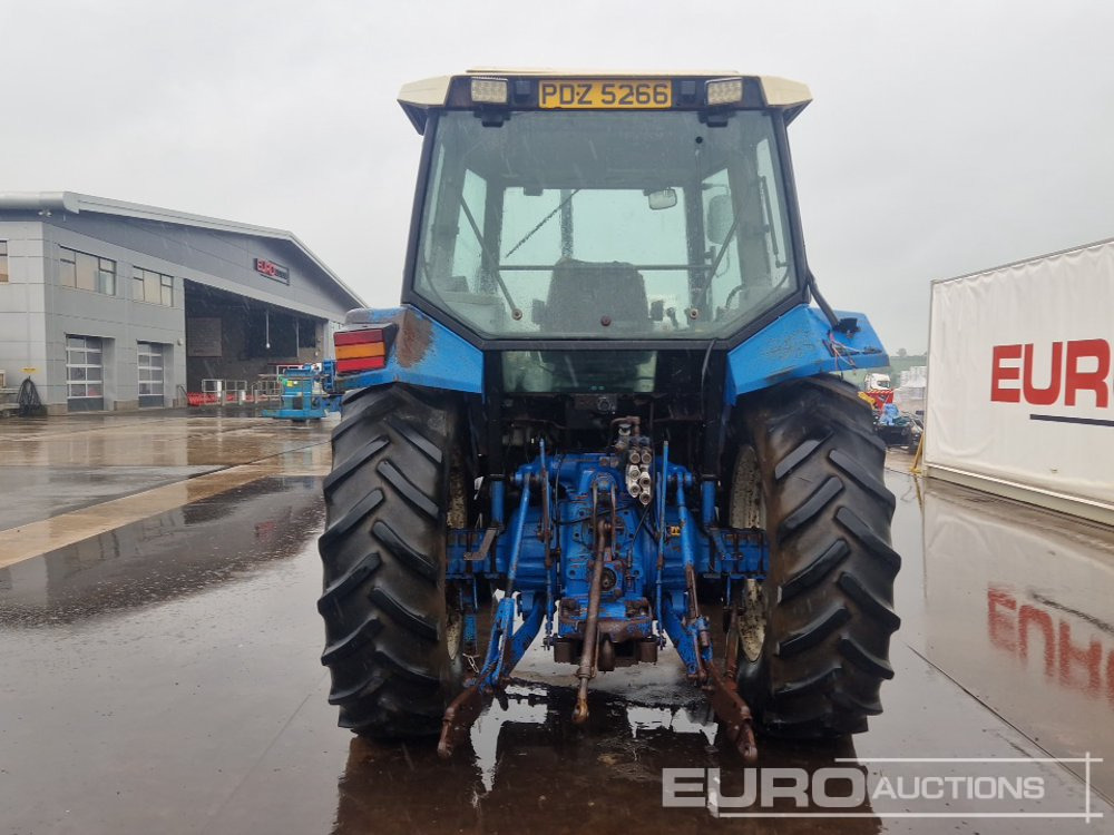 New Holland 6640 - Tractor: foto 4 New Holland 6640 - Tractor: foto 4