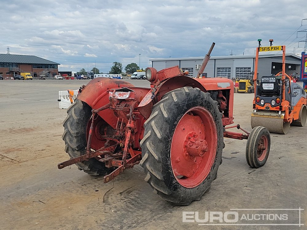 Nuffield 2WD Tractor - Tractor: foto 5 Nuffield 2WD Tractor - Tractor: foto 5
