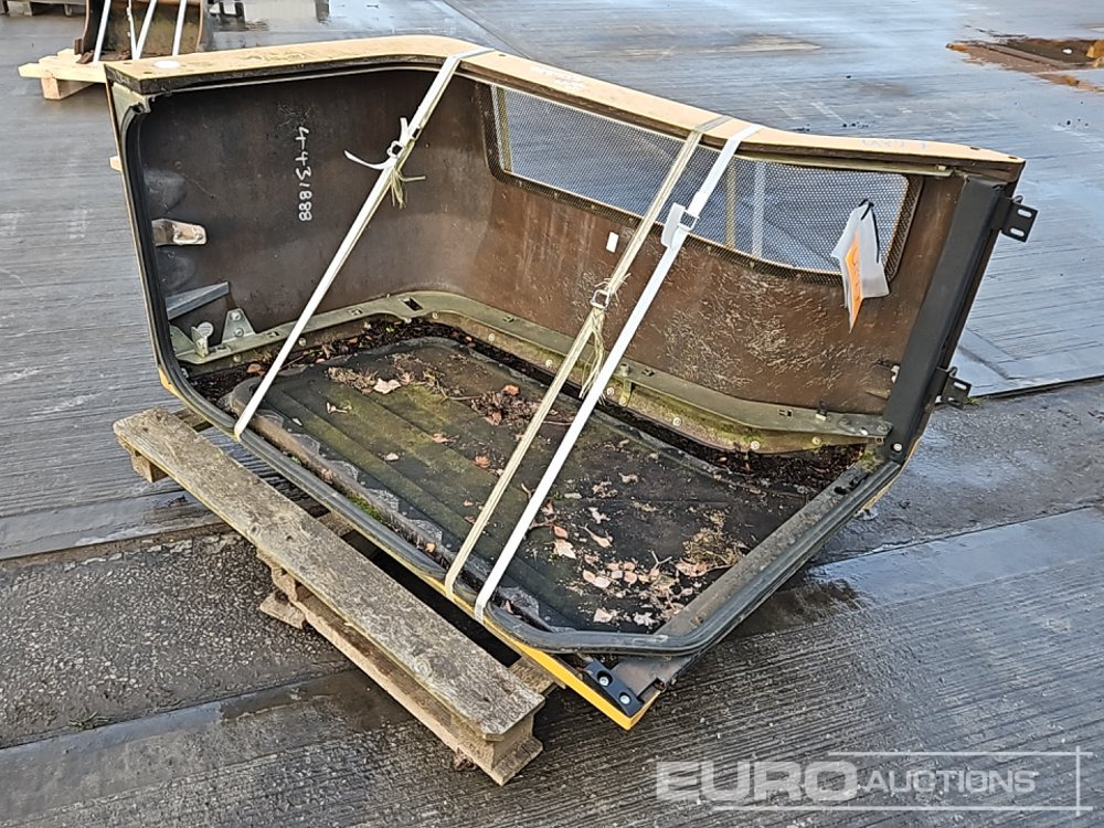 CAT Engine Cover - Piezas de recambio: foto 5 CAT Engine Cover - Piezas de recambio: foto 5