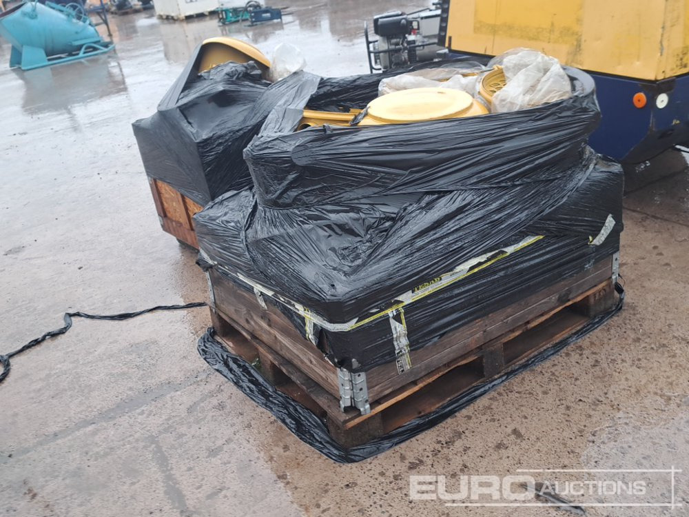 Pallet of Filter Housings (2 of) - Piezas de recambio: foto 3 Pallet of Filter Housings (2 of) - Piezas de recambio: foto 3