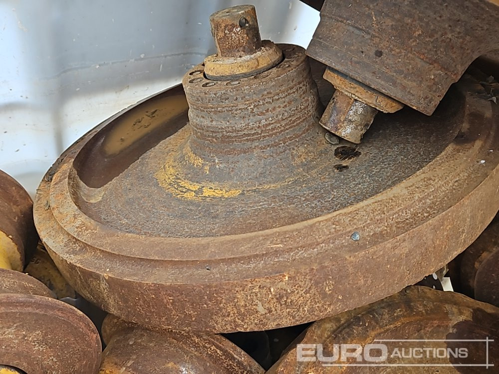 Stillage of Rollers & Idlers to suit Cat D6 LGP System - Piezas de recambio: foto 5 Stillage of Rollers & Idlers to suit Cat D6 LGP System - Piezas de recambio: foto 5