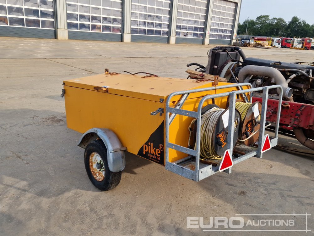 Pike Single Axle Portable 2 Way Traffic Light System - Equipo de construcción: foto 3 Pike Single Axle Portable 2 Way Traffic Light System - Equipo de construcción: foto 3