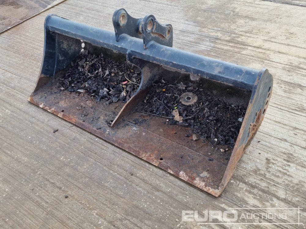 Rhinox 48" Ditching Bucket 35mm Pin to suit Mini Excavator - Cazo: foto 1 Rhinox 48" Ditching Bucket 35mm Pin to suit Mini Excavator - Cazo: foto 1