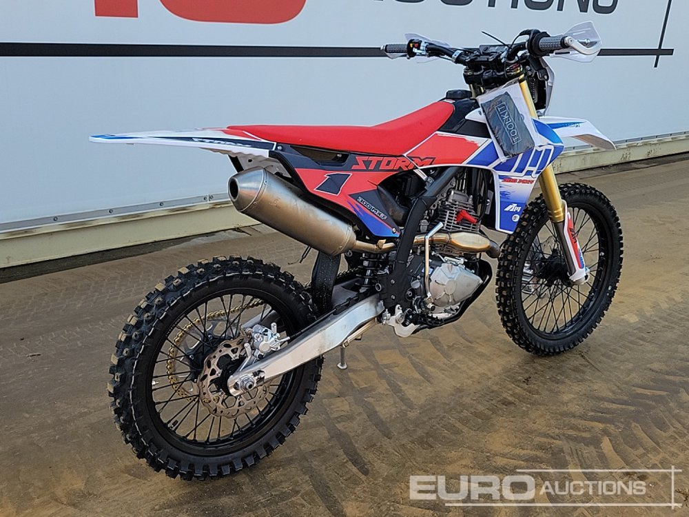 Unused 2025 Apollo Storm 300cc Motorcross Bike, 21" Front, 18" Rear Tyres, Electric Start, Air Cooled, Hydraulic Suspension, Disc Brakes, Lighting Kit (UNASSEMBLED) - Motocicleta: foto 5 Unused 2025 Apollo Storm 300cc Motorcross Bike, 21" Front, 18" Rear Tyres, Electric Start, Air Cooled, Hydraulic Suspension, Disc Brakes, Lighting Kit (UNASSEMBLED) - Motocicleta: foto 5
