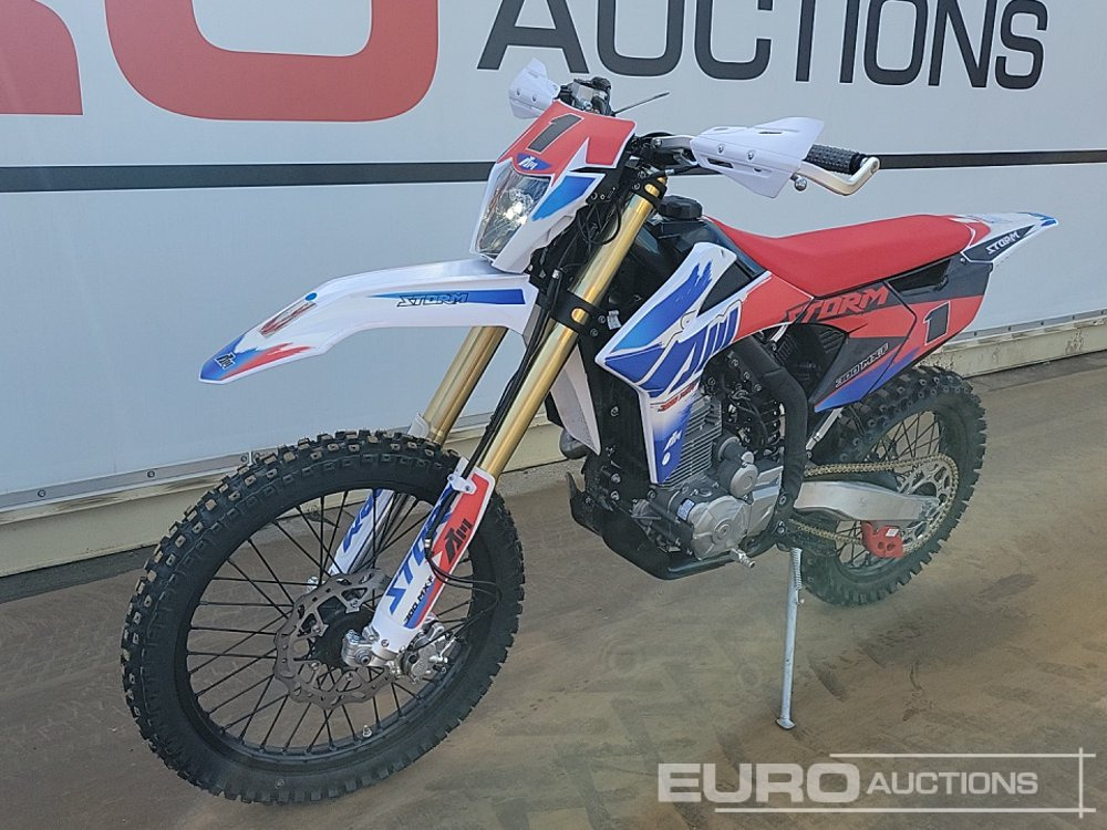 Unused 2025 Apollo Storm 300cc Motorcross Bike, 21" Front, 18" Rear Tyres, Electric Start, Air Cooled, Hydraulic Suspension, Disc Brakes, Lighting Kit (UNASSEMBLED) - Motocicleta: foto 1 Unused 2025 Apollo Storm 300cc Motorcross Bike, 21" Front, 18" Rear Tyres, Electric Start, Air Cooled, Hydraulic Suspension, Disc Brakes, Lighting Kit (UNASSEMBLED) - Motocicleta: foto 1