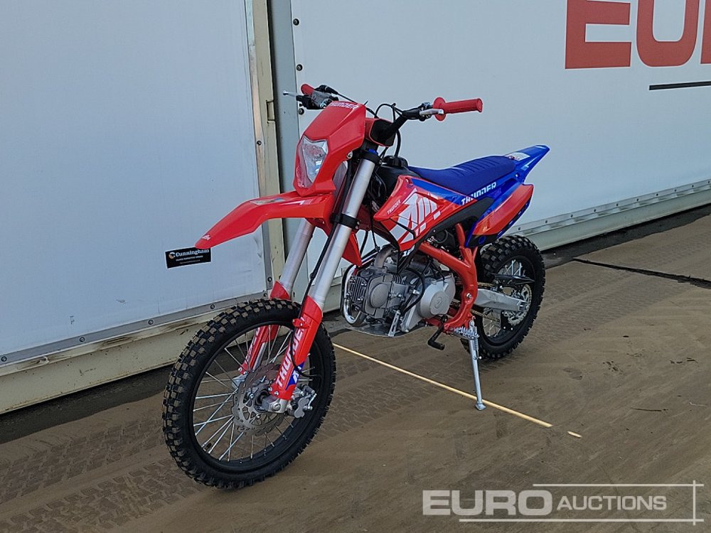 Unused 2025 Apollo Thunder 125cc Motorcross Bike, 17" Front, 14" Rear Tyres, Electric Start, Air Cooled, Hydraulic Suspension, Disc Brakes, Lighting Kit (UNASSEMBLED) - Motocicleta: foto 1 Unused 2025 Apollo Thunder 125cc Motorcross Bike, 17" Front, 14" Rear Tyres, Electric Start, Air Cooled, Hydraulic Suspension, Disc Brakes, Lighting Kit (UNASSEMBLED) - Motocicleta: foto 1
