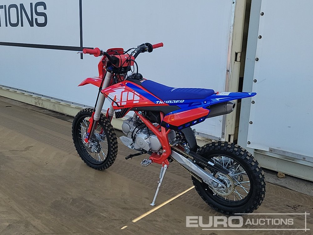 Unused 2025 Apollo Thunder 125cc Motorcross Bike, 17" Front, 14" Rear Tyres, Electric Start, Air Cooled, Hydraulic Suspension, Disc Brakes, Lighting Kit (UNASSEMBLED) - Motocicleta: foto 3 Unused 2025 Apollo Thunder 125cc Motorcross Bike, 17" Front, 14" Rear Tyres, Electric Start, Air Cooled, Hydraulic Suspension, Disc Brakes, Lighting Kit (UNASSEMBLED) - Motocicleta: foto 3