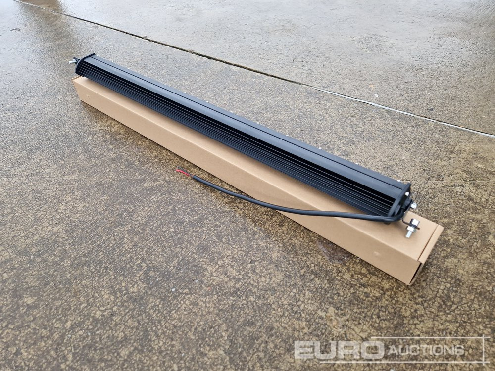 Unused 25" 240W Combo Beam LED Light Bar, Mounting Brackets, IP68 Waterproof - Equipo de construcción: foto 3 Unused 25" 240W Combo Beam LED Light Bar, Mounting Brackets, IP68 Waterproof - Equipo de construcción: foto 3