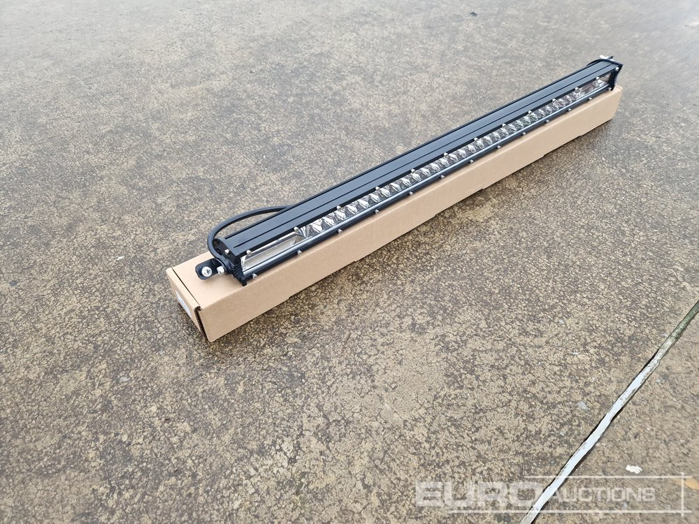 Unused 25" 240W Combo Beam LED Light Bar, Mounting Brackets, IP68 Waterproof - Equipo de construcción: foto 4 Unused 25" 240W Combo Beam LED Light Bar, Mounting Brackets, IP68 Waterproof - Equipo de construcción: foto 4