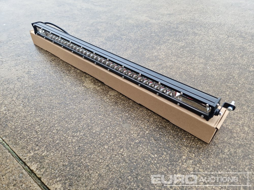 Unused 25" 240W Combo Beam LED Light Bar, Mounting Brackets, IP68 Waterproof - Equipo de construcción: foto 1 Unused 25" 240W Combo Beam LED Light Bar, Mounting Brackets, IP68 Waterproof - Equipo de construcción: foto 1