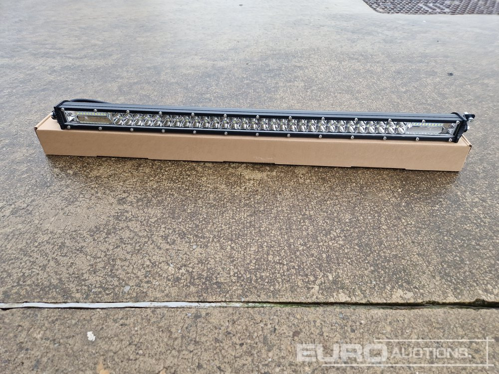 Unused 25" 240W Combo Beam LED Light Bar, Mounting Brackets, IP68 Waterproof - Equipo de construcción: foto 5 Unused 25" 240W Combo Beam LED Light Bar, Mounting Brackets, IP68 Waterproof - Equipo de construcción: foto 5