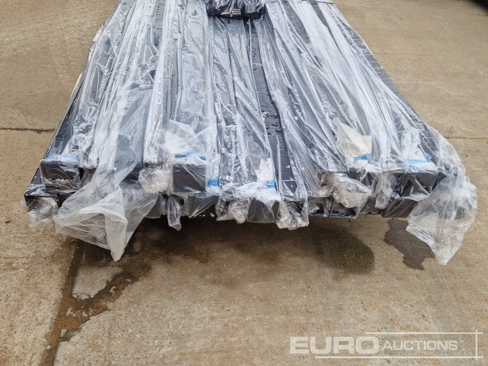 Equipo de construcción Unused Galvanised & Powder Coated Heavy Duty (5mm) Wire Mesh Fencing, 25 x H2.4m x W2.2m Panels, 26 x 60mm x 60mm x3m Posts, with Fittings (Black): foto 18