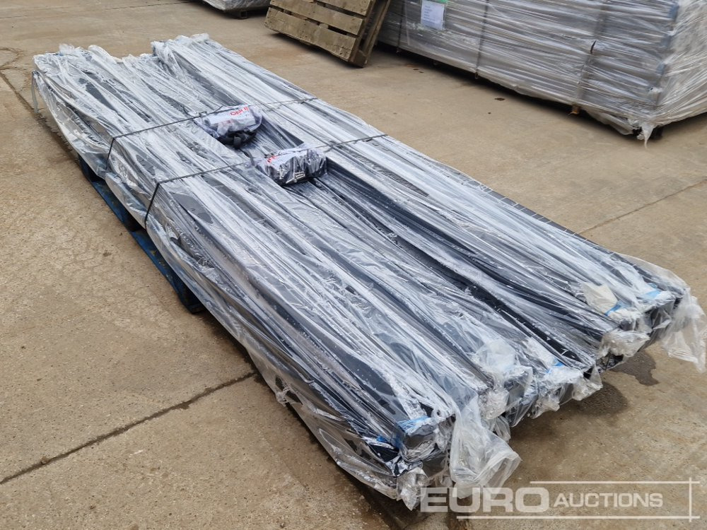 Equipo de construcción Unused Galvanised & Powder Coated Heavy Duty (5mm) Wire Mesh Fencing, 25 x H2.4m x W2.2m Panels, 26 x 60mm x 60mm x3m Posts, with Fittings (Black): foto 13