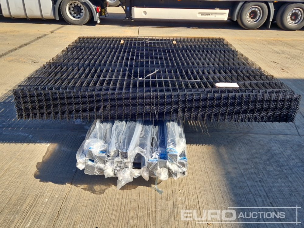 Equipo de construcción Unused Galvanised & Powder Coated Heavy Duty (5mm) Wire Mesh Fencing, 25 x H2.4m x W2.2m Panels, 26 x 60mm x 60mm x3m Posts, with Fittings (Black): foto 8