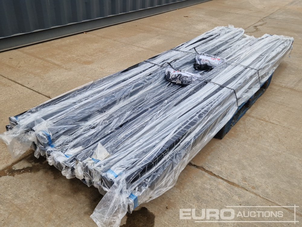 Equipo de construcción Unused Galvanised & Powder Coated Heavy Duty (5mm) Wire Mesh Fencing, 25 x H2.4m x W2.2m Panels, 26 x 60mm x 60mm x3m Posts, with Fittings (Black): foto 14 Equipo de construcción Unused Galvanised & Powder Coated Heavy Duty (5mm) Wire Mesh Fencing, 25 x H2.4m x W2.2m Panels, 26 x 60mm x 60mm x3m Posts, with Fittings (Black): foto 14