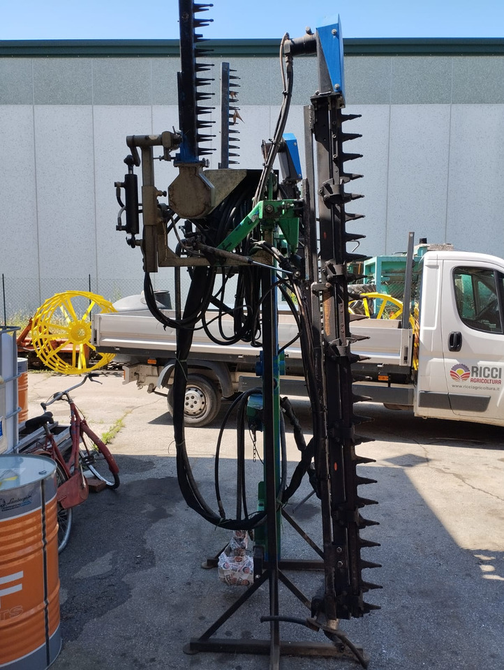Cimatrice usata doppia VBC - Desbrozadora de martillos/ Trituradora: foto 4 Cimatrice usata doppia VBC - Desbrozadora de martillos/ Trituradora: foto 4