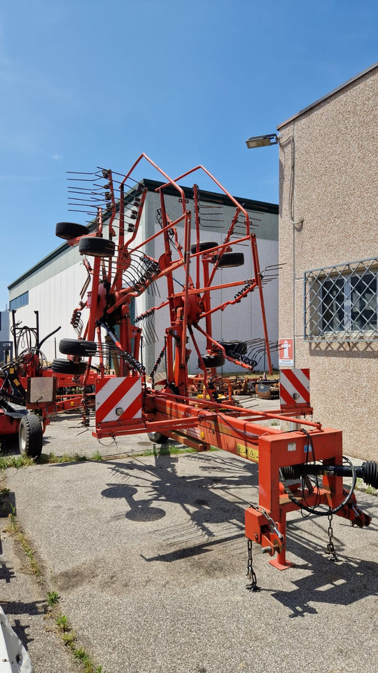 Ranghinatore usato Kuhn GA 7301 - Henificadora: foto 1 Ranghinatore usato Kuhn GA 7301 - Henificadora: foto 1