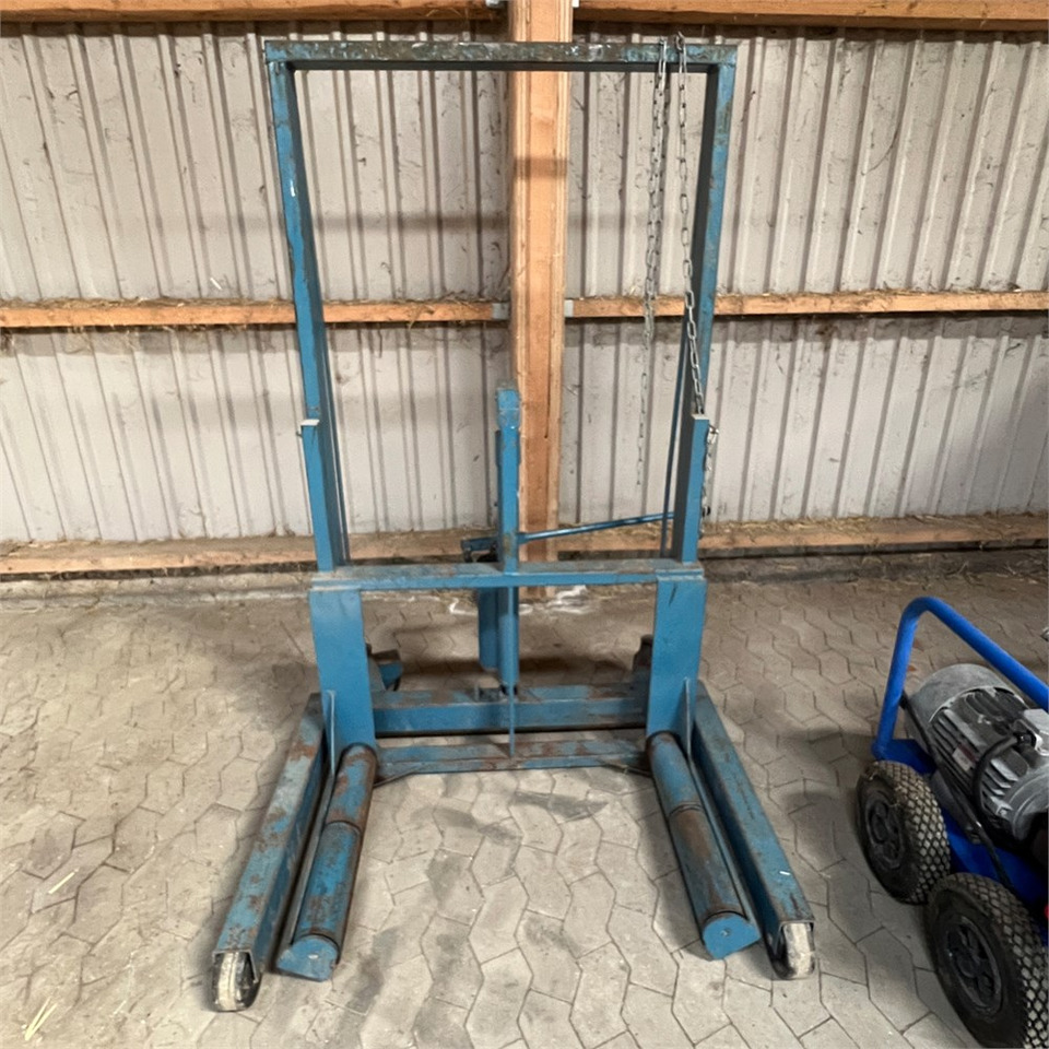AC Hydraulic WT 1000 - Máquina herramienta: foto 1 AC Hydraulic WT 1000 - Máquina herramienta: foto 1