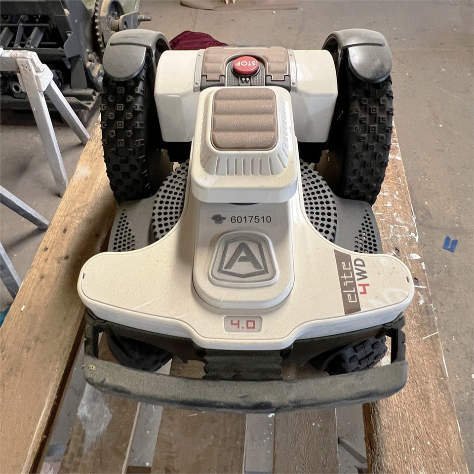 Ambrogio 4.0 Elite Premium 4 wd - Cortacésped: foto 3 Ambrogio 4.0 Elite Premium 4 wd - Cortacésped: foto 3