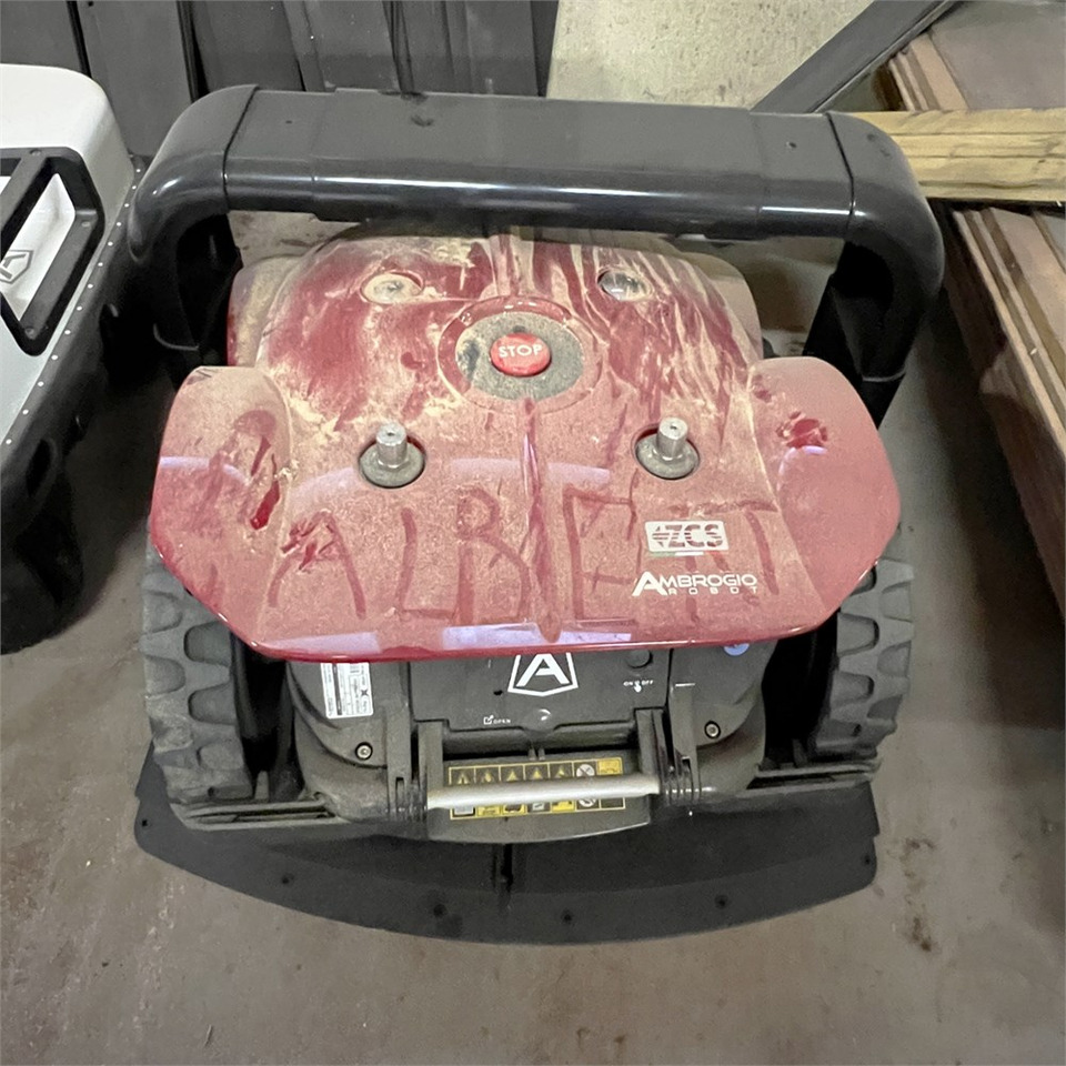 Ambrogio Cube Elite 4 WD - Cortacésped: foto 2 Ambrogio Cube Elite 4 WD - Cortacésped: foto 2