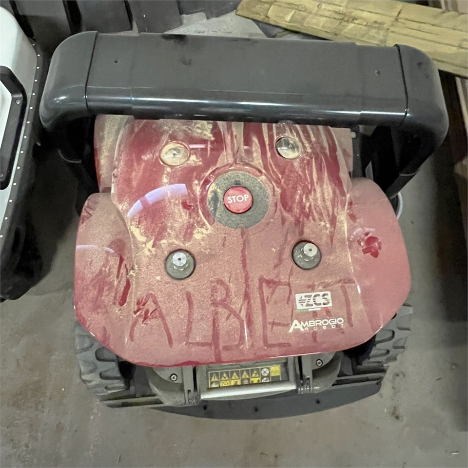 Ambrogio Cube Elite 4 WD - Cortacésped: foto 3 Ambrogio Cube Elite 4 WD - Cortacésped: foto 3