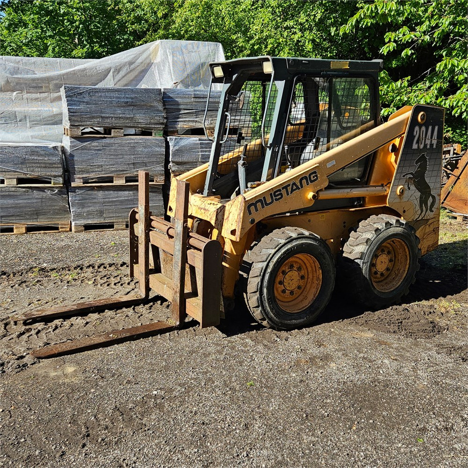 Minicargadora Bobcat Mustang 2044: foto 9
