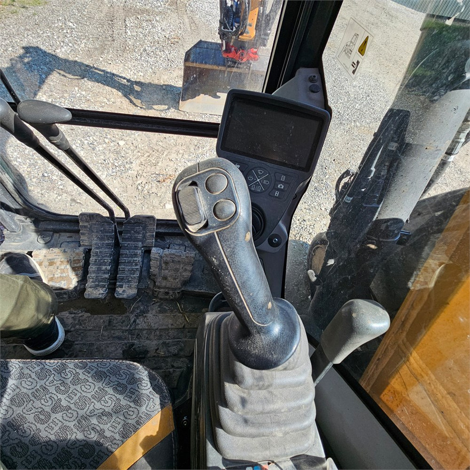Miniexcavadora Case CX75C SR: foto 14