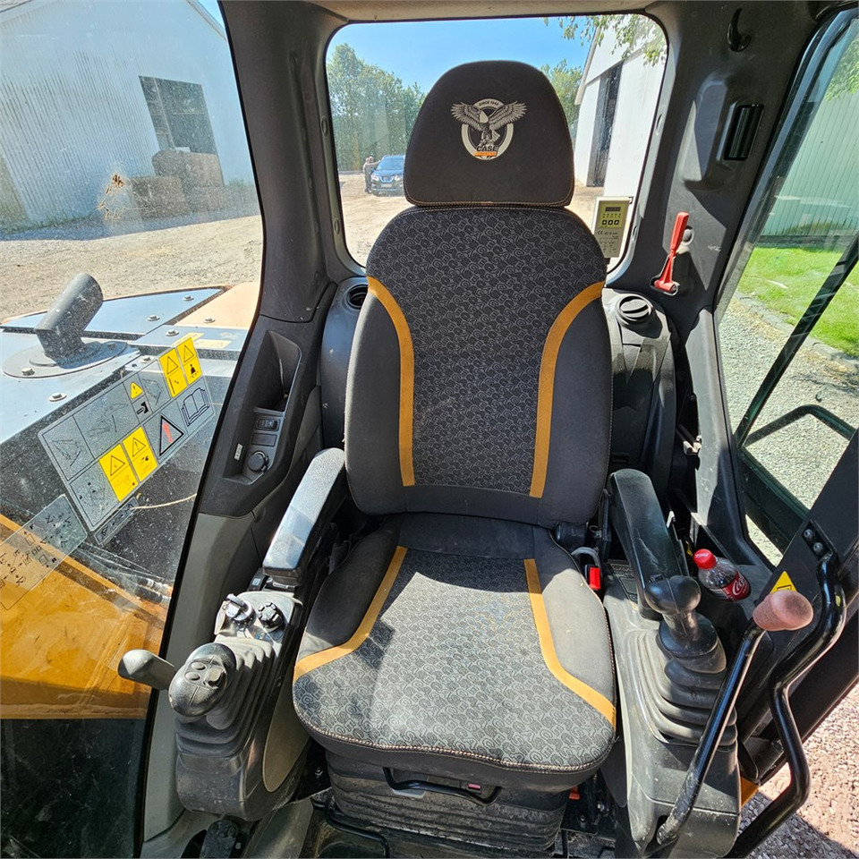 Miniexcavadora Case CX75C SR: foto 12
