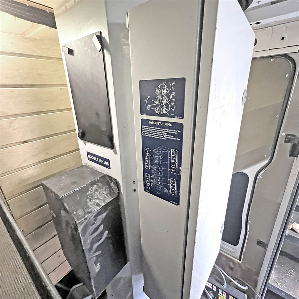 Camión con plataforma elevadora Danilift P115V: foto 30