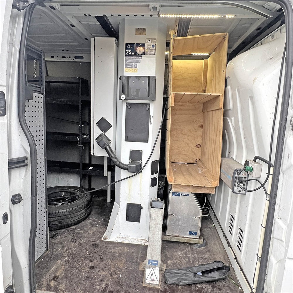 Camión con plataforma elevadora Danilift P115V: foto 27