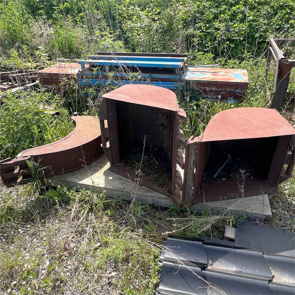 Ford 550 - Cazo para Maquinaria de construcción: foto 1 Ford 550 - Cazo para Maquinaria de construcción: foto 1