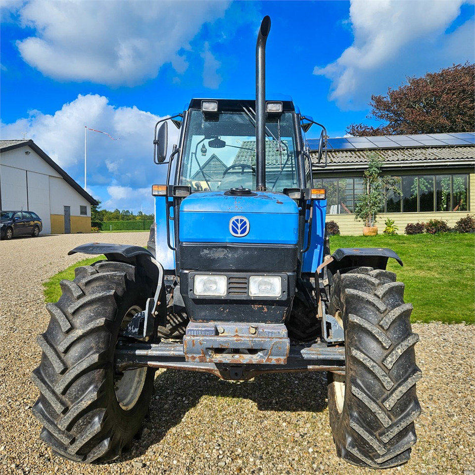 Ford 8340 Powerstar SLE - Tractor: foto 4 Ford 8340 Powerstar SLE - Tractor: foto 4