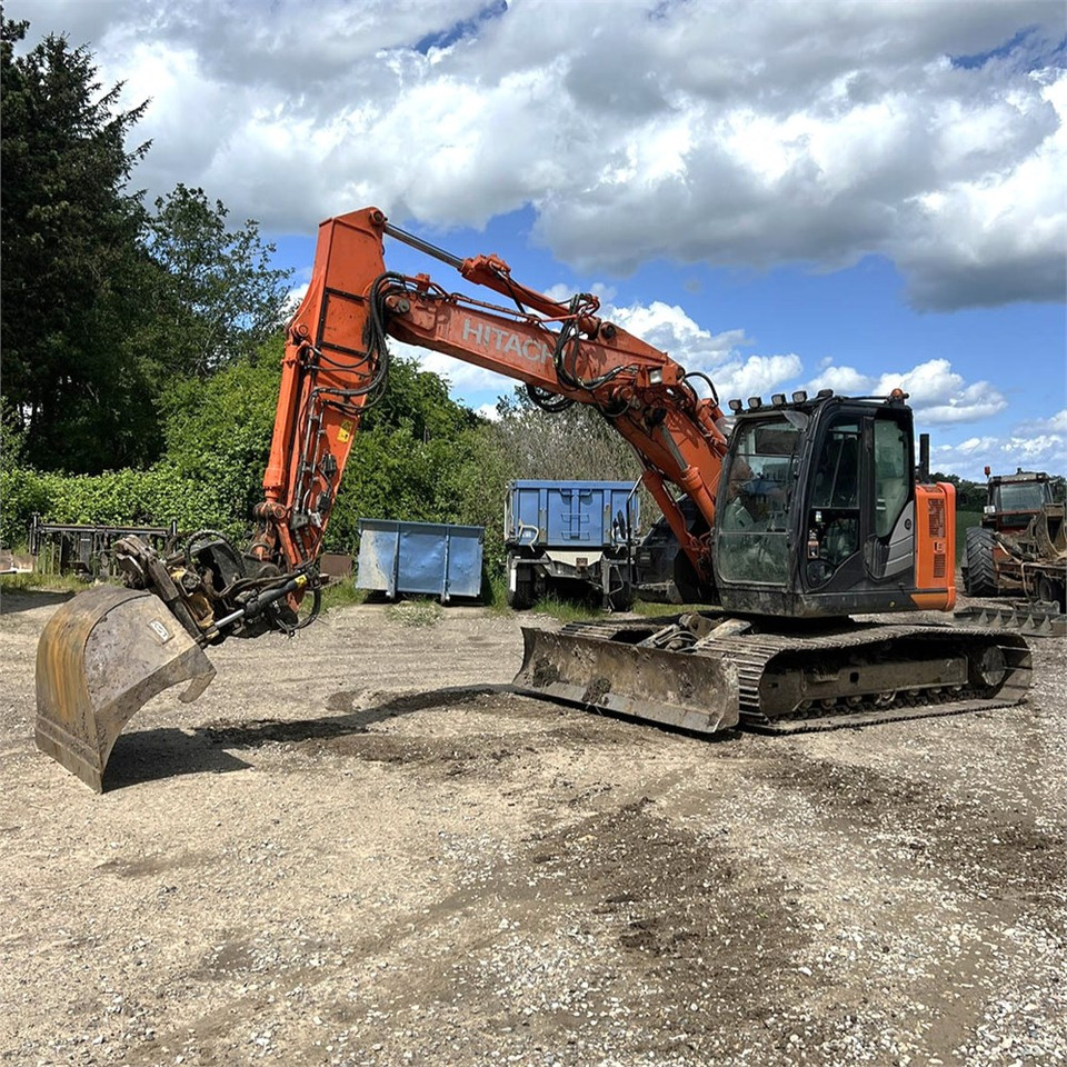 Hitachi ZX135 US-6 - Excavadora de cadenas: foto 4 Hitachi ZX135 US-6 - Excavadora de cadenas: foto 4