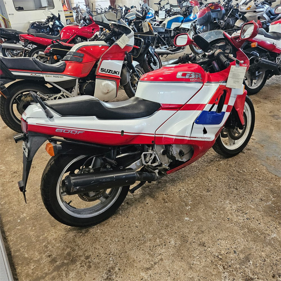 Honda CBR600F Super sport - Motocicleta: foto 5 Honda CBR600F Super sport - Motocicleta: foto 5