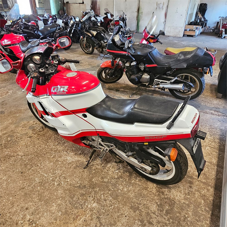 Honda CBR600F Super sport - Motocicleta: foto 3 Honda CBR600F Super sport - Motocicleta: foto 3