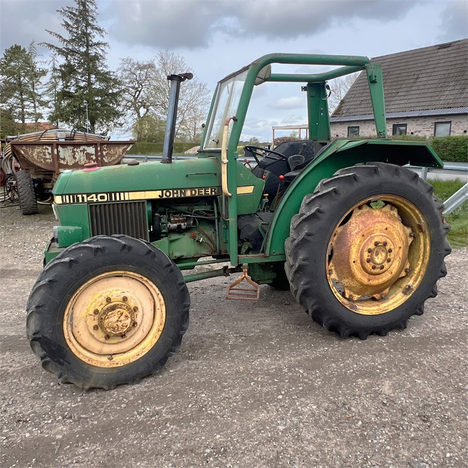 John Deere 1140 - Tractor: foto 4 John Deere 1140 - Tractor: foto 4