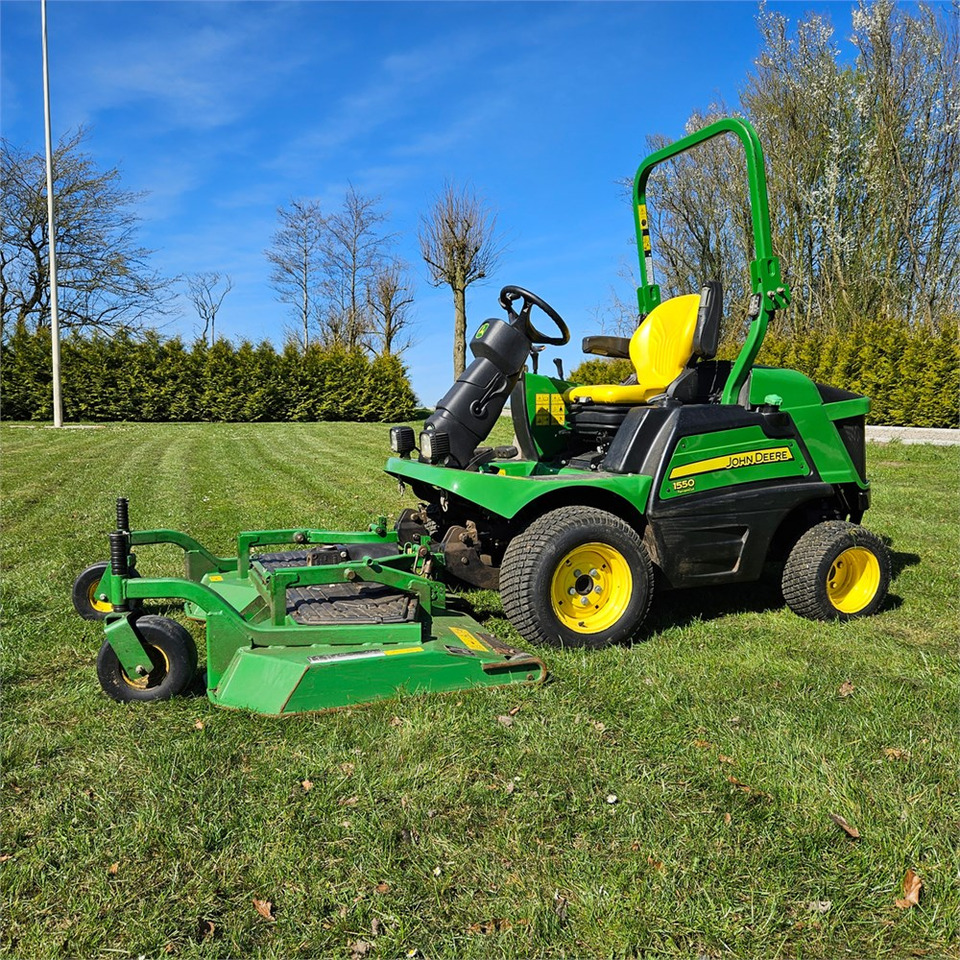 John Deere 1550 TerrainCut - Cortacésped: foto 3 John Deere 1550 TerrainCut - Cortacésped: foto 3