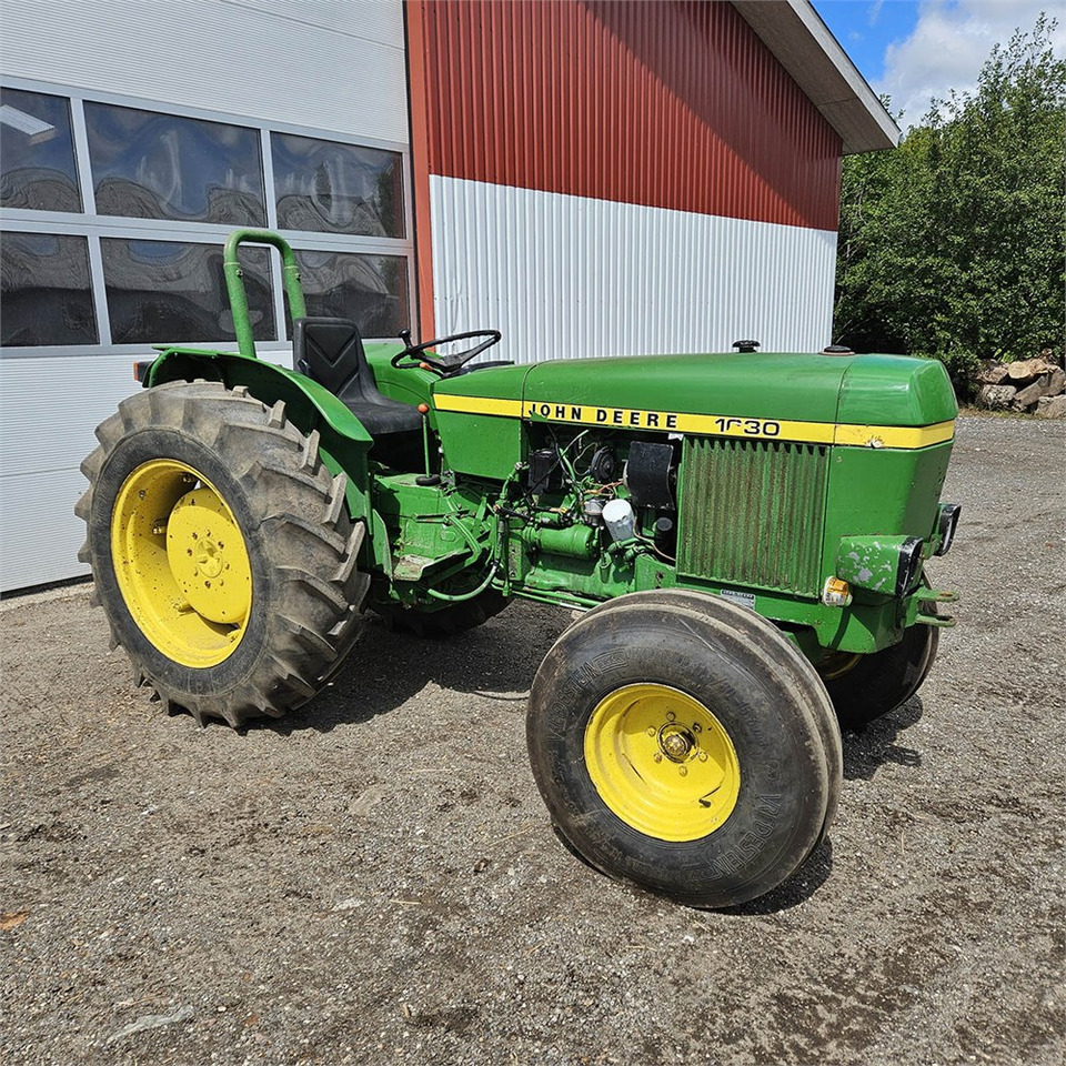 John Deere 1630 OU - Tractor: foto 1 John Deere 1630 OU - Tractor: foto 1