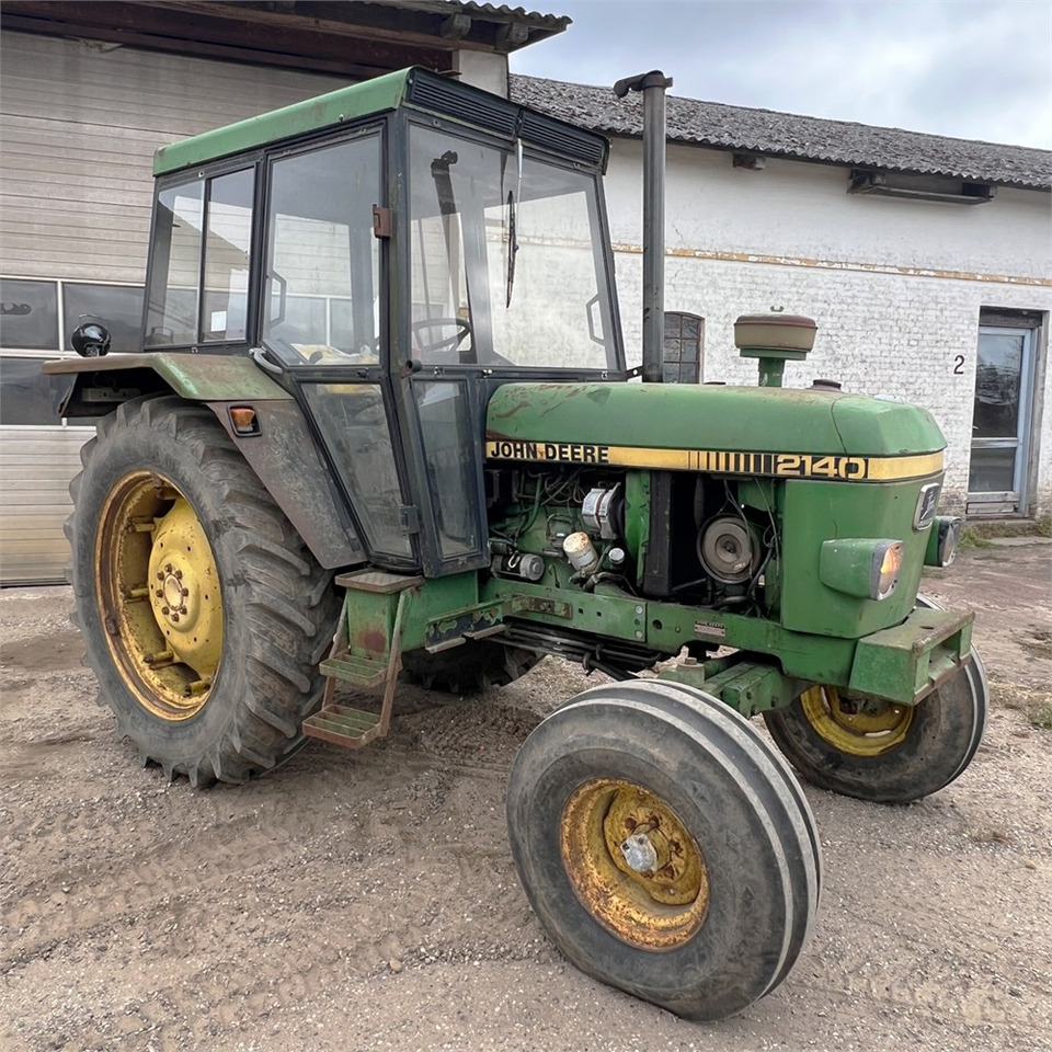 John Deere 2140 - Tractor: foto 3 John Deere 2140 - Tractor: foto 3