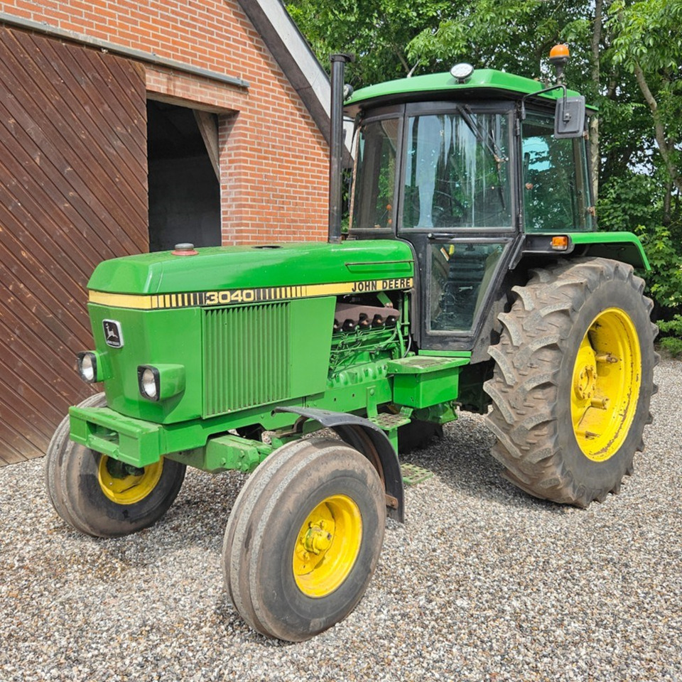 John Deere 3040 - Tractor: foto 1 John Deere 3040 - Tractor: foto 1